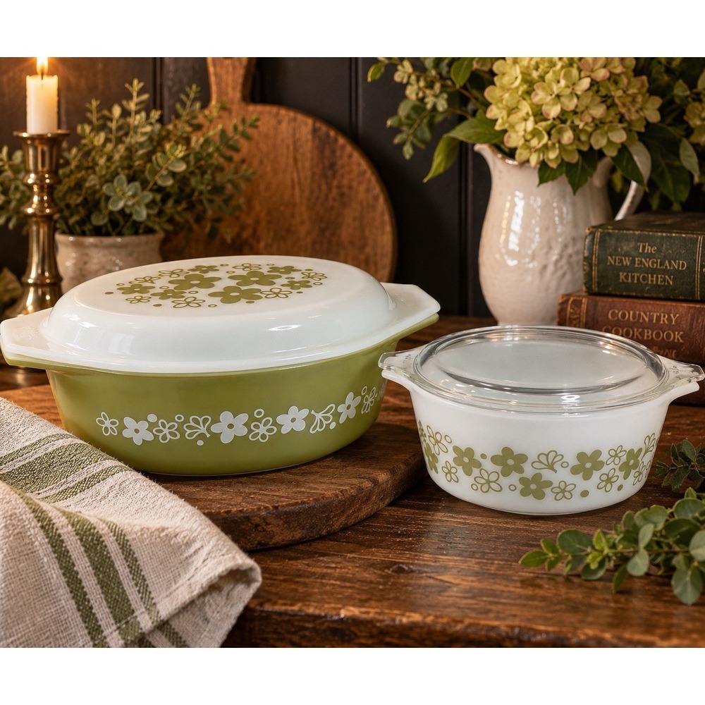 Vintage Pyrex Spring Blossom Green Crazy Daisy Casseroles 043 472 w Lids